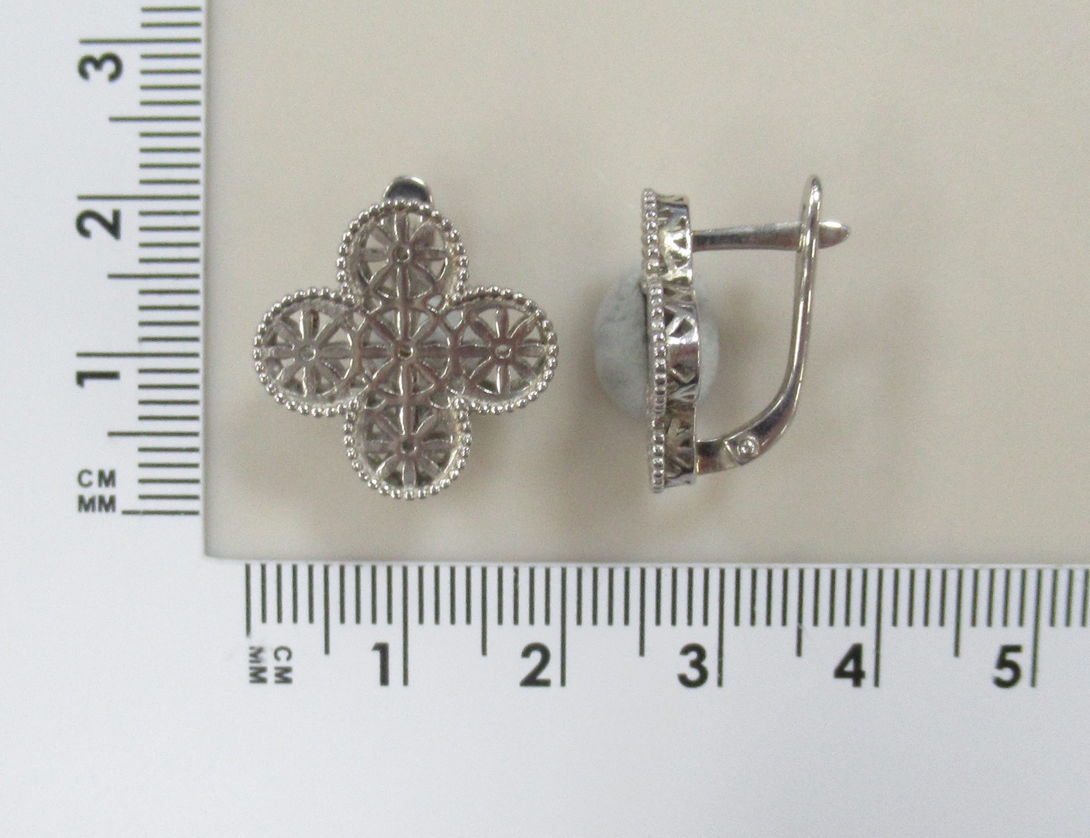 Серебряные серьги "Клевер"